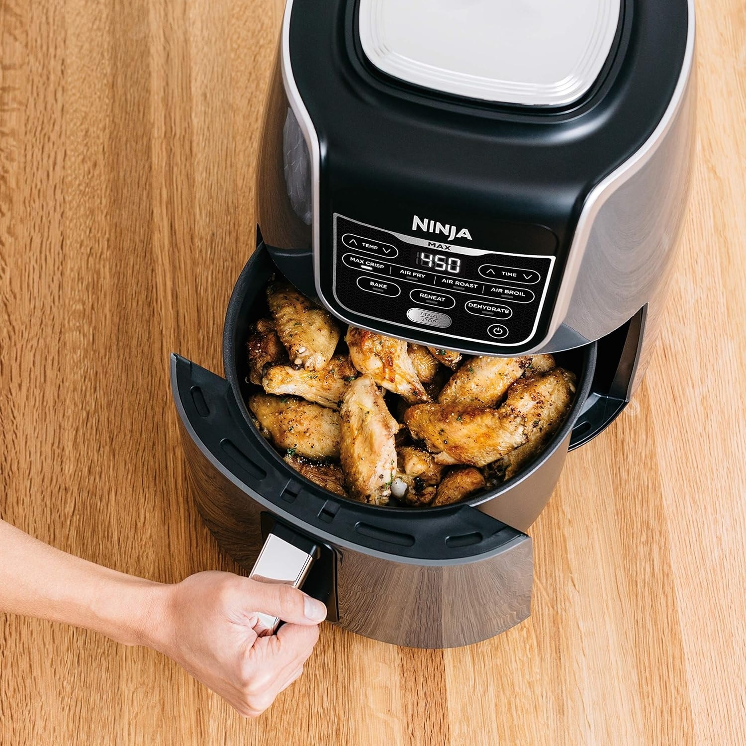 Air Fryer that Cooks Crisps Roasts with 5.5 Quart Capacity