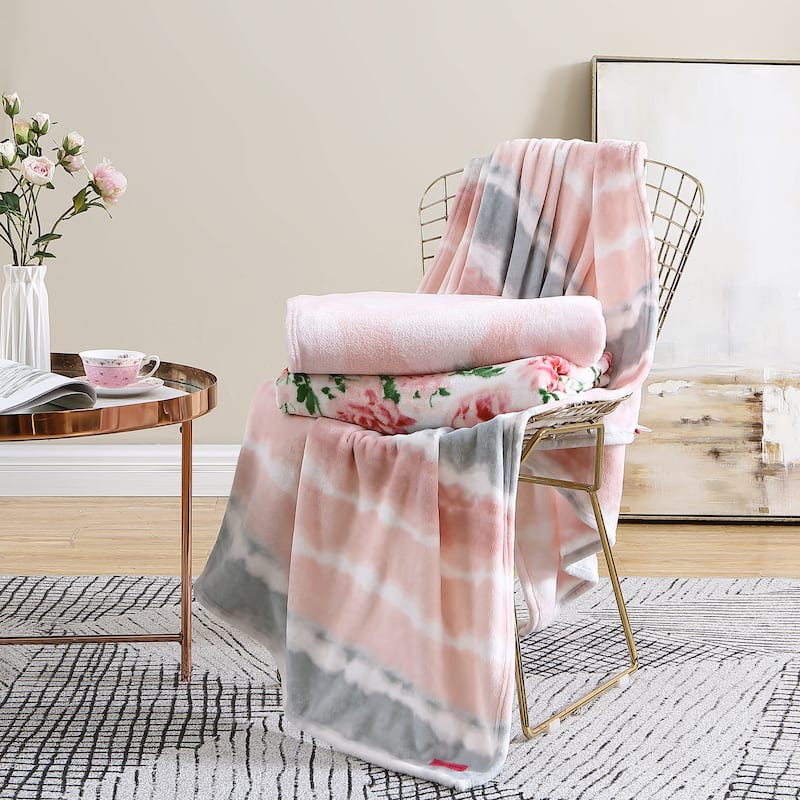 Betsey Johnson Printed Ultra Soft Plush Fleece Throw Blanket