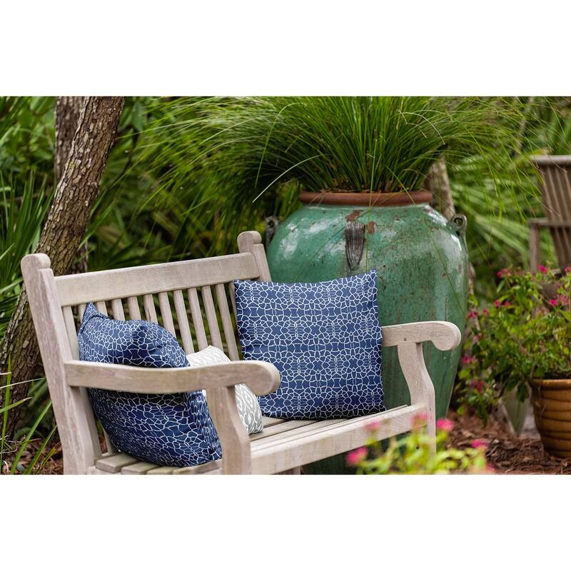 Tiny Giraffe Pattern Indoor/Outdoor Throw Pillow