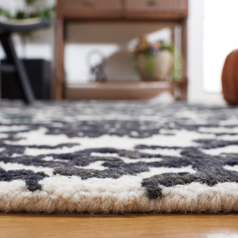 SAFAVIEH, Handmade Blossom Vesela Modern Floral Wool Rug