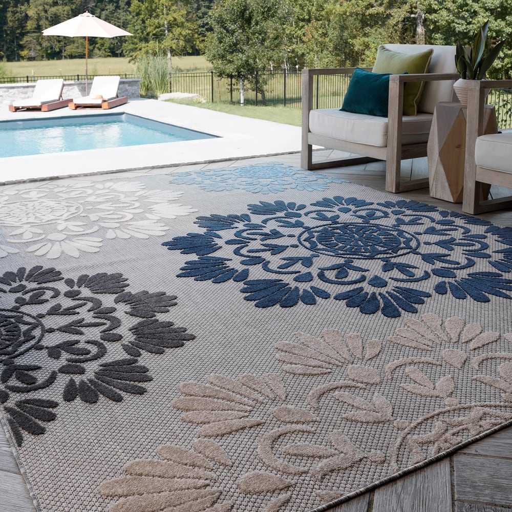 Origin Coastal Floral Indoor/Outdoor Area Rug