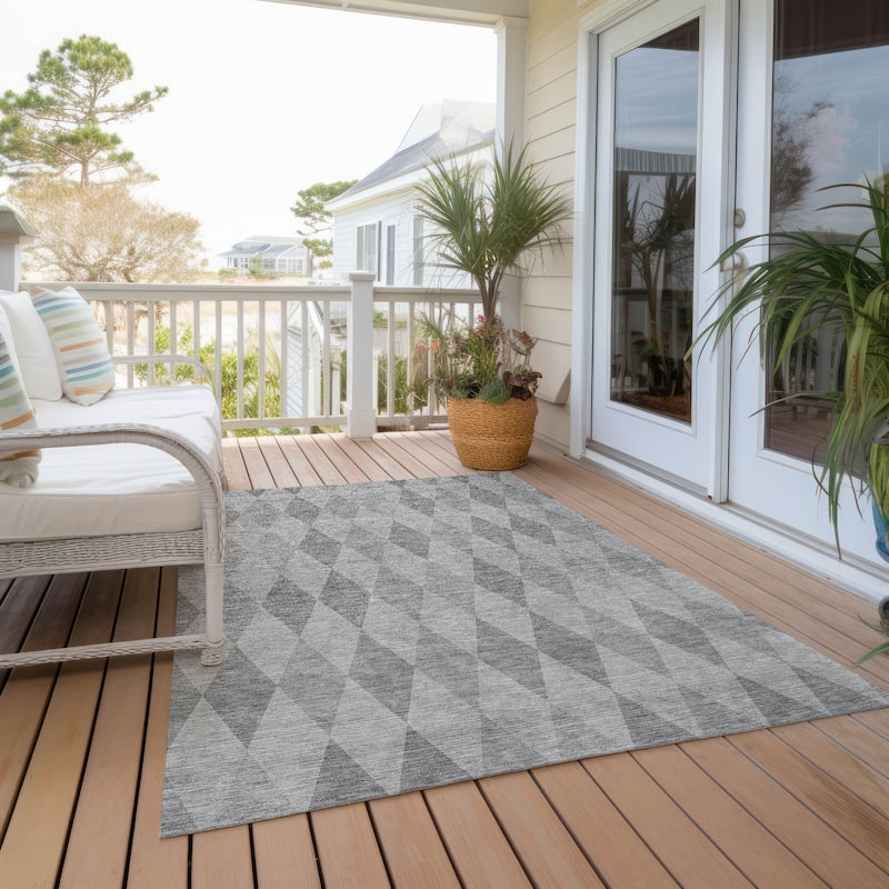 Machine Washable Indoor/ Outdoor Argyle Chantille Rug