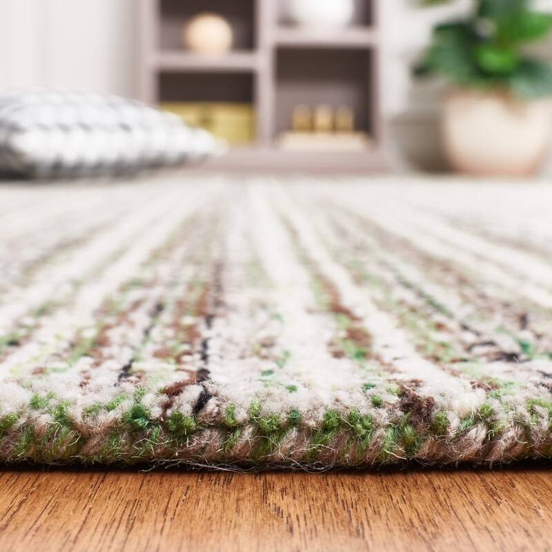 SAFAVIEH Handmade Abstract Crystelle Modern Wool Rug