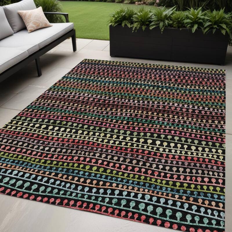 HomeRoots Striped Transitional Rectangle Outdoor Rug - 5' X 8'