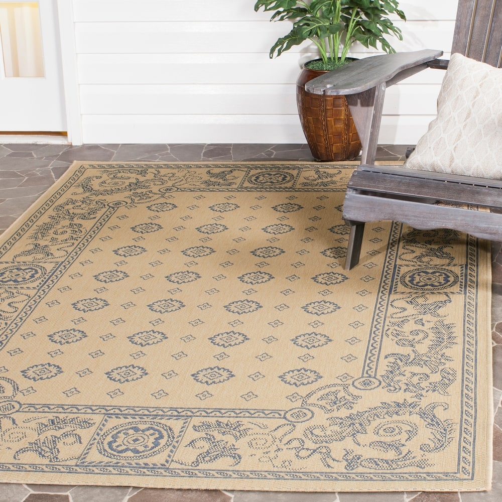 SAFAVIEH Courtyard Beverley Indoor/ Outdoor Patio Backyard Rug