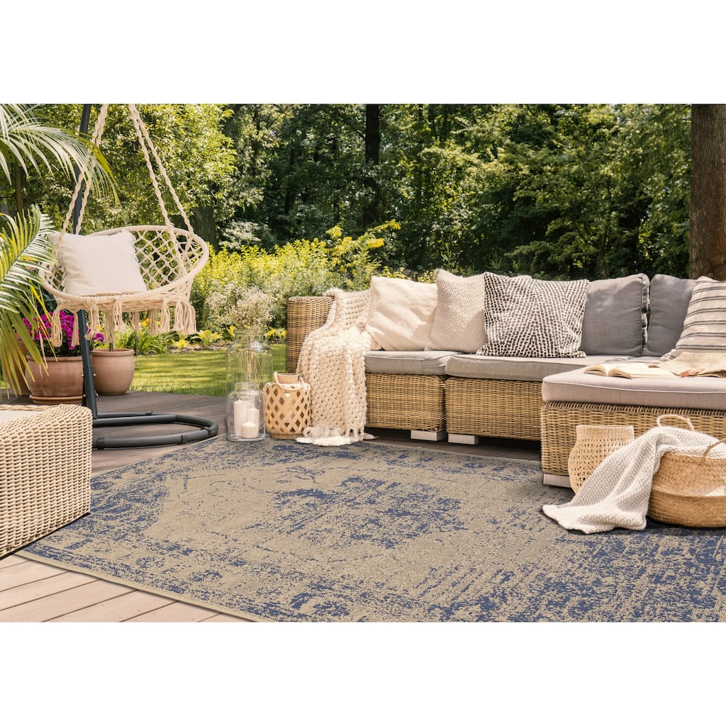 Jackson Collection - Beige/Blue Distressed Traditional Indoor/Outdoor Rug