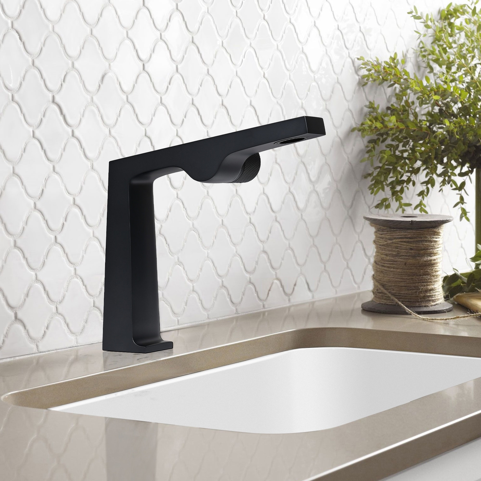 Rbrohant Single Handle Bathroom Faucets, Creative Water Outlet Design Single Hole Bathroom Sink Faucet