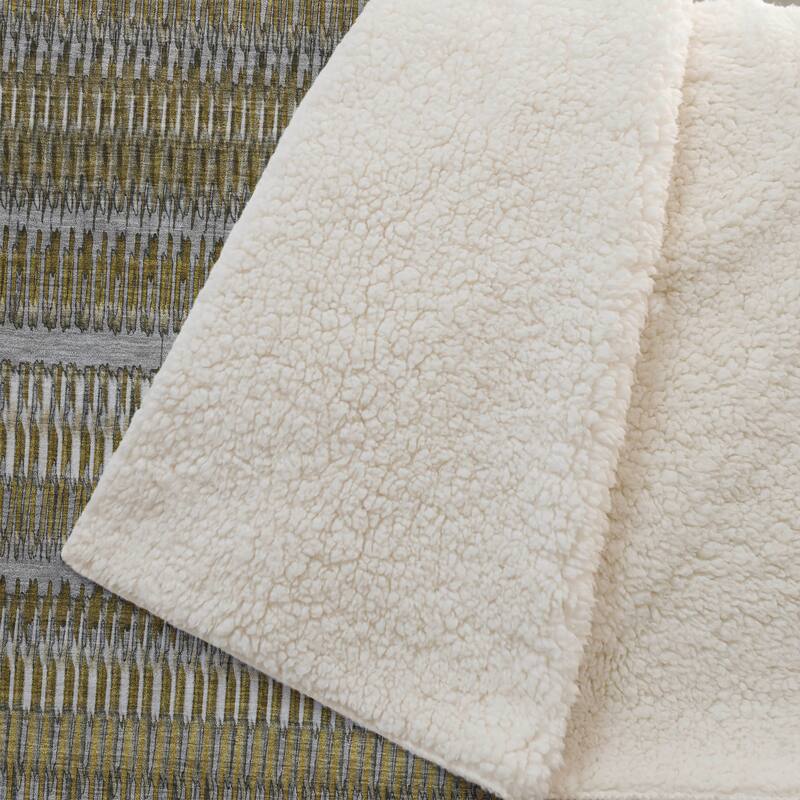 Premium Machine Washable Geo Stripes Sherpa Throw Blanket