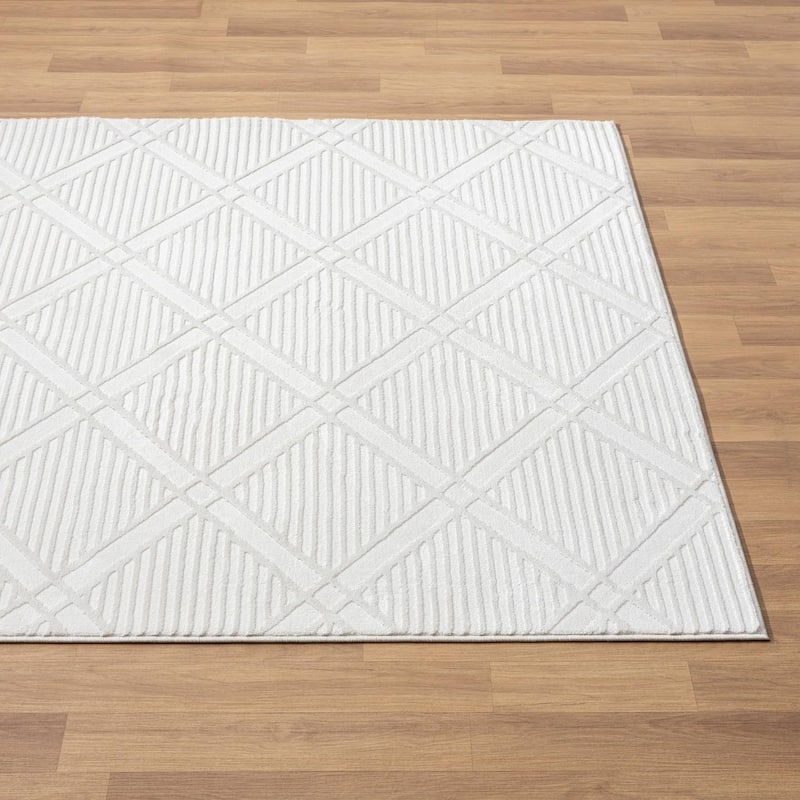 Luxe Weavers Geometric Diamond Shaped Area Rug, Medium Pile Indoor Carpet