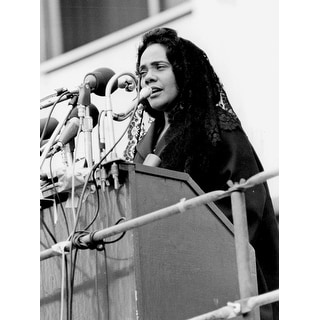 Coretta Scott King making a speech during the Memphis March Photo Print ...