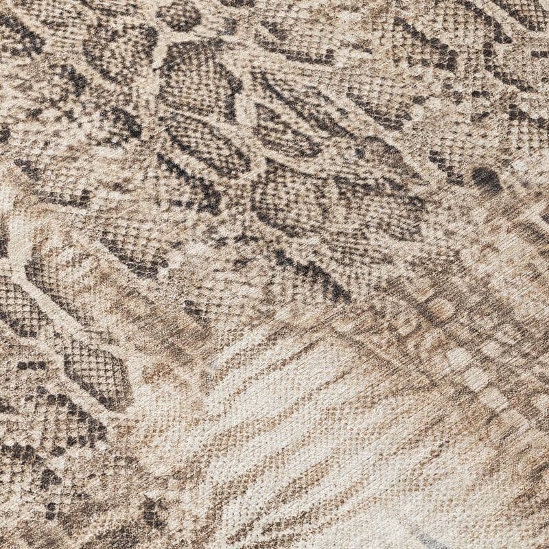 Machine Washable Indoor/ Outdoor Modern Animal Print Chantille Rug