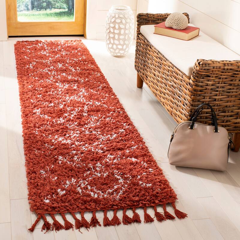 SAFAVIEH Pro Lux Shag Nazmije Moroccan Tassel 2.4-inch Thick - 2' 6" x 10' - Rust/Cream - Runner