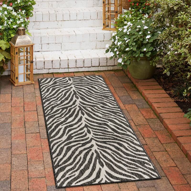 Outdoor Gallery Collection Area Rug