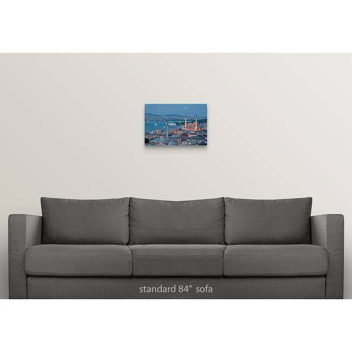 "Mosque of Valide Sultan in Eminonu, Istanbul, Turkey." Canvas Wall Art