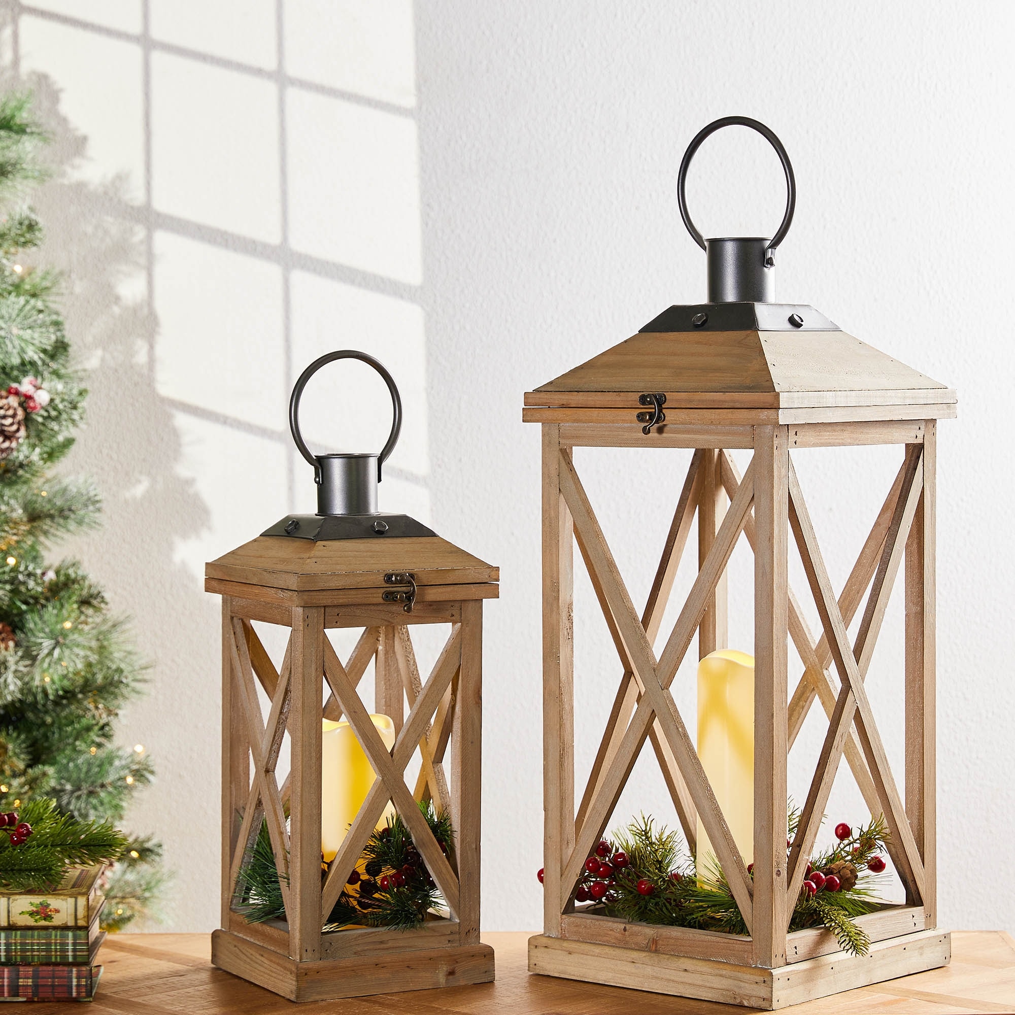 Glitzhome Set of Modern Farmhouse Wooden Lantern 24