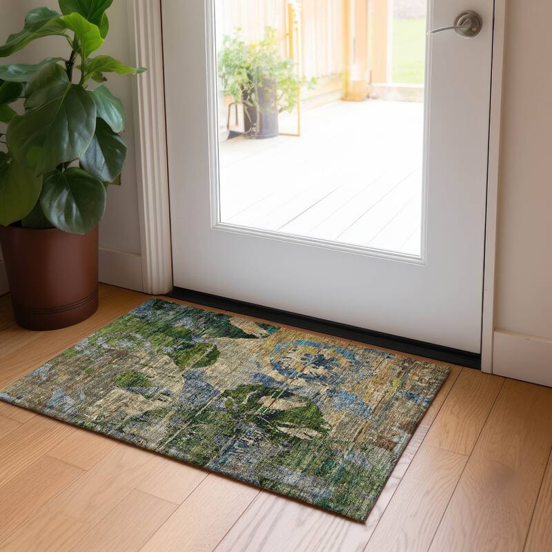 Machine Washable Indoor/ Outdoor Abstract Leaves Chantille Rug - Taupe - 1'8" x 2'6"