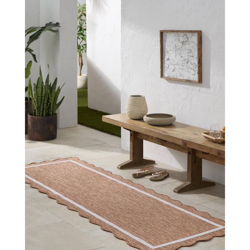 Livabliss Miami Beach Traditional Indoor / Outdoor Area Rug