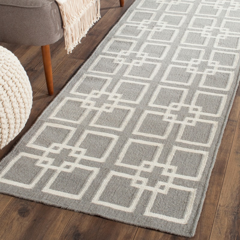 Martha Stewart by SAFAVIEH Square Dance Wool/ Banana Silk Rug - 2'3" x 7' Runner - Cement Gray