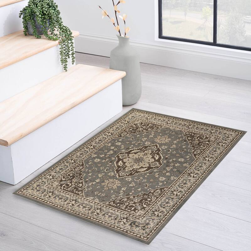 Superior Traditional Oriental Floral Medallion Indoor Area Rug - 2' x 3' - Grey