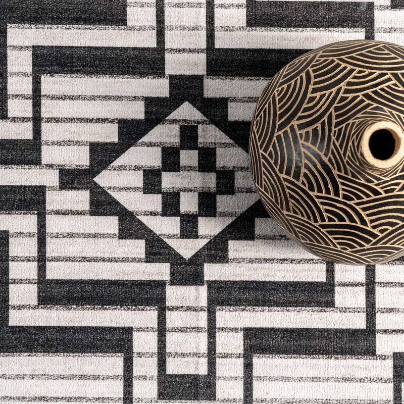 Nuloom Tashia SpinClean Modern Geometric Machine Washable Area Rug