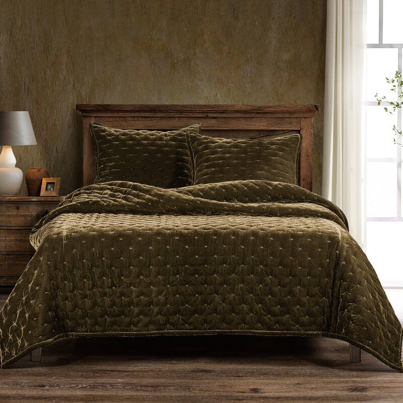HiEnd Accents Stella Solid Color Faux Silk Velvet Romantic Modern Rustic 3 Piece Quilt Set with Pillow Shams
