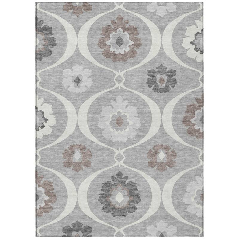 HomeRoots Medallion Transitional Rectangle Outdoor Rug - 5' X 8'