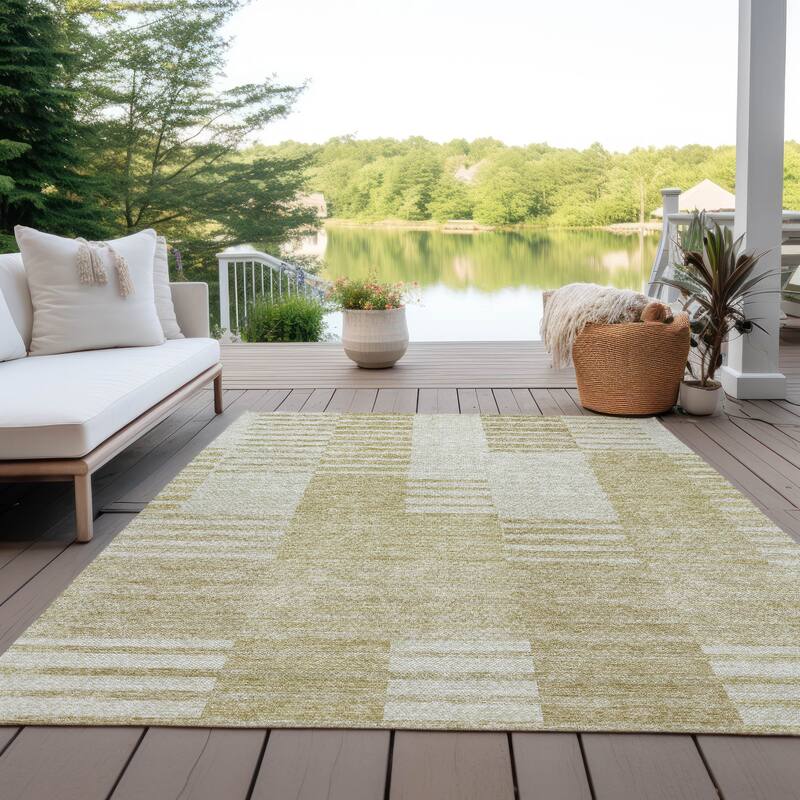 Machine Washable Indoor/ Outdoor Chantille Geometric Contemporary Rug