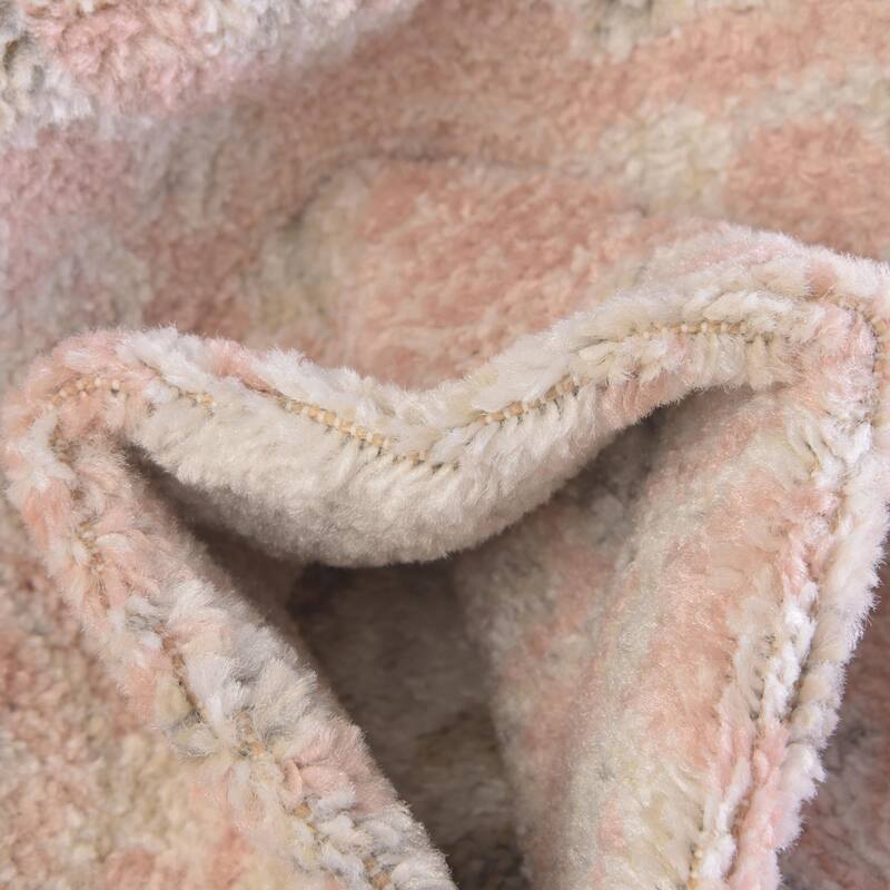 Transitional Anavine Collection Area Rug