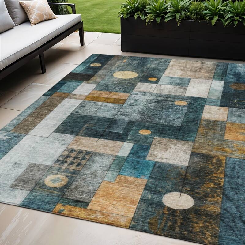 HomeRoots Geometric Transitional Rectangle Outdoor Rug - 5' X 8'