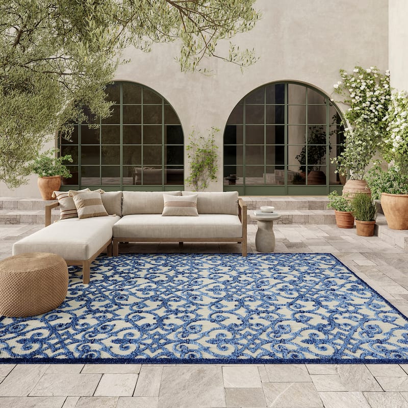 Nourison Aloha Transitional Scroll Indoor/Outdoor Damask Rug
