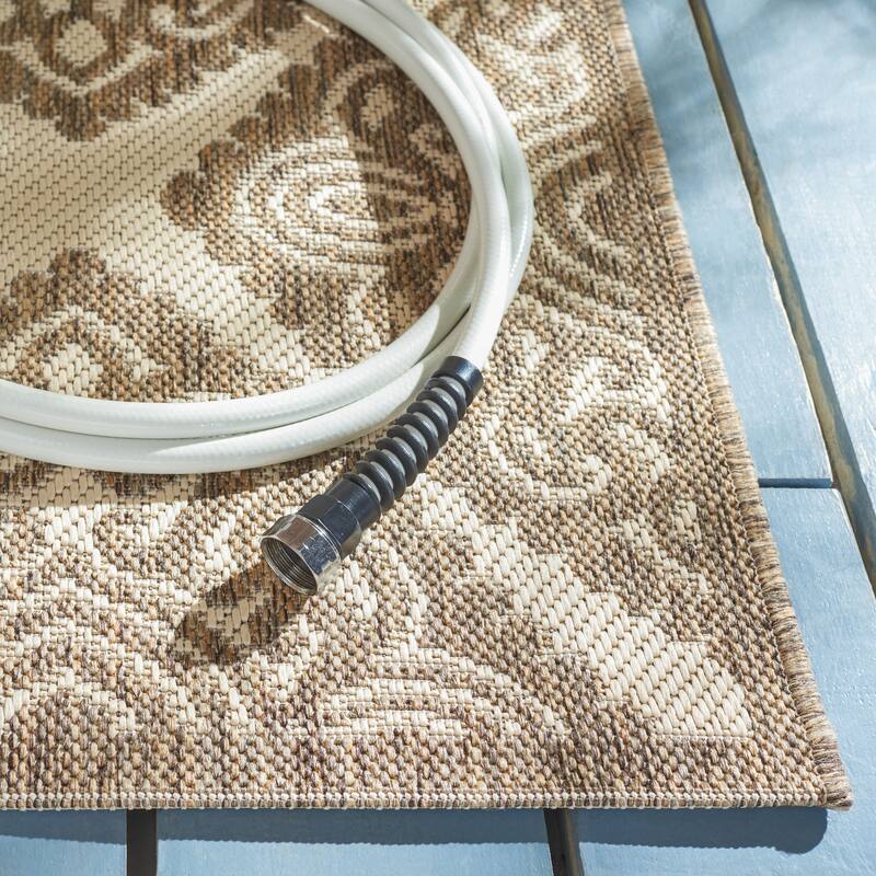 SAFAVIEH Beach House Phyllis Indoor/ Outdoor Waterproof Patio Backyard Rug