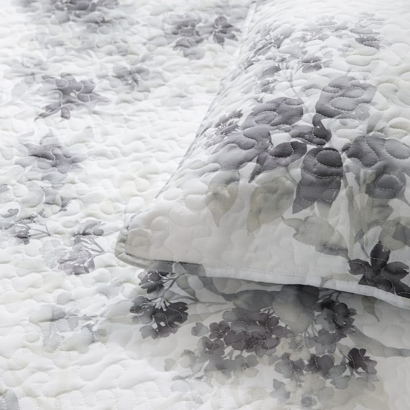 Wonderful Sophia Lightweight Floral Quilt Set
