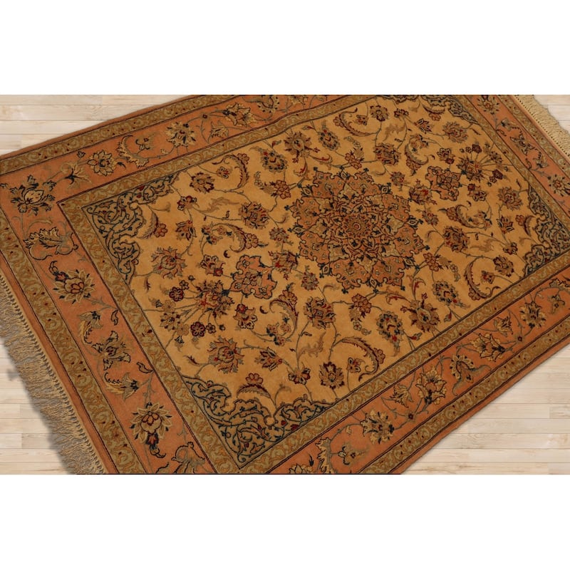 Hand Knotted Gold,Peach 100% Wool Traditional Oriental Area Rug - 3' 1'' x 5' 2''