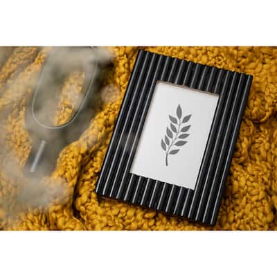 Ridged Patterned Picture Frame - for 4" x 6" Photo - Black - 4-inchx6-inch