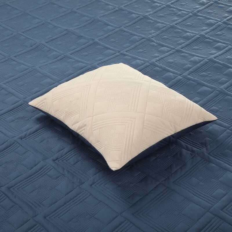 Nanshing Logan 3 Piece Reversible Geometric Quilt Set