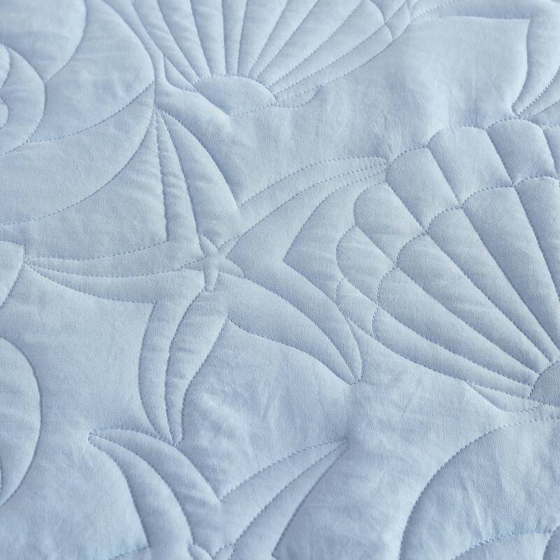 Caribbean Joe Solid Shell Outline Quilt Set