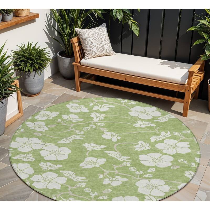 HomeRoots Floral Transitional Rectangle Outdoor Rug - 8' Round