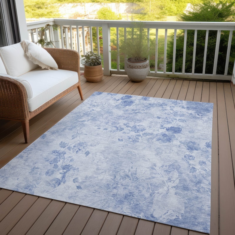 Machine Washable Indoor/ Outdoor Chantille Vanishing Floral Rug