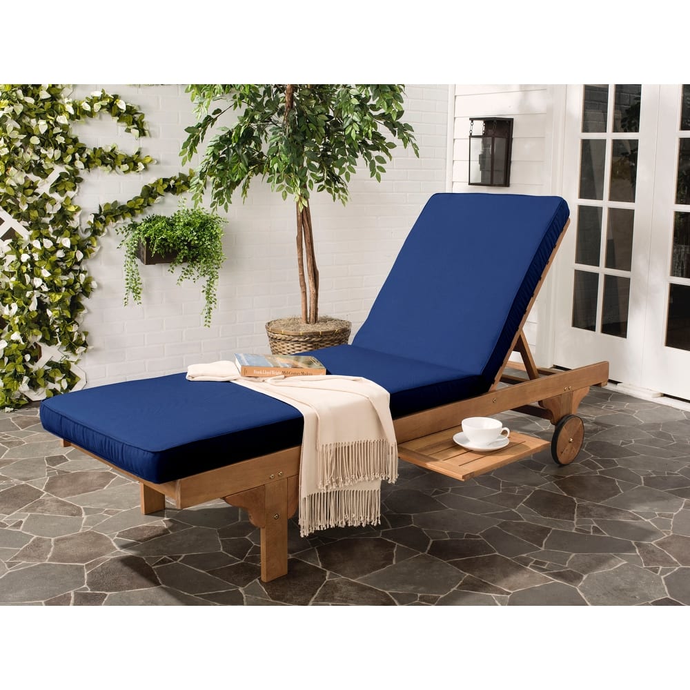 SAFAVIEH Outdoor Aubrie Adjustable Chaise Lounge Chair with Wheel.