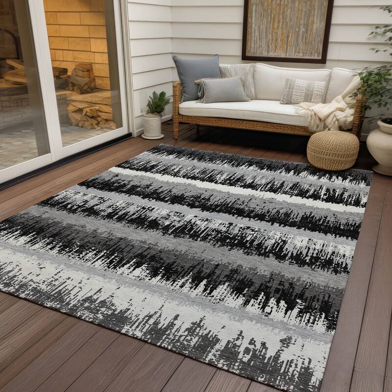 Machine Washable Indoor/ Outdoor Abstract Ombre Chantille Rug - Black - 9' x 12'