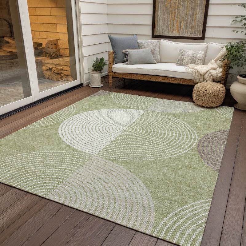 Machine Washable Indoor/ Outdoor Casual Circles Chantille Rug