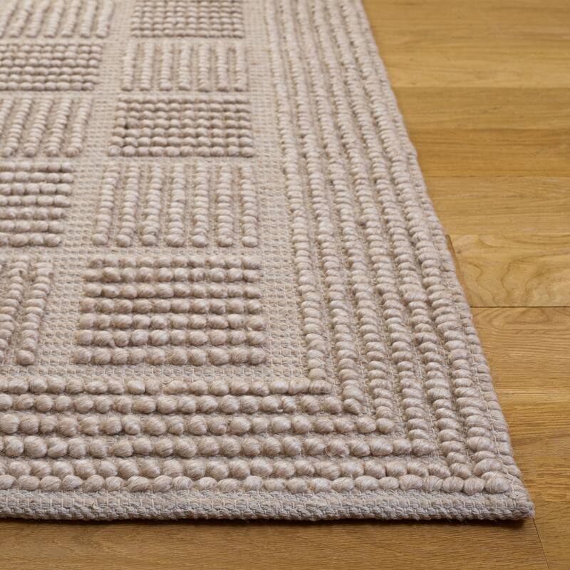 SAFAVIEH Handmade Natura Vizma Raised Textured Wool Blend Rug