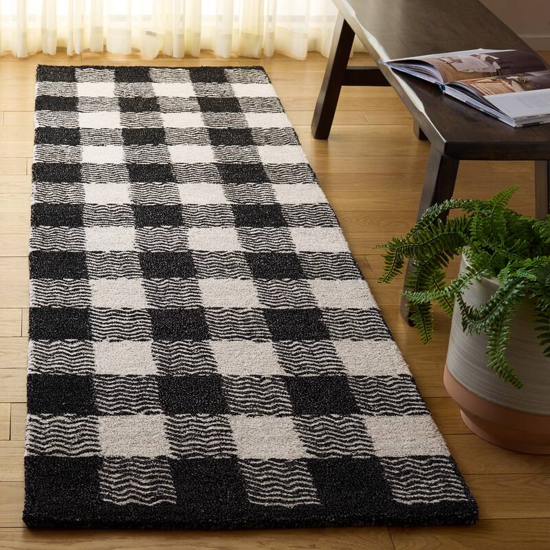 SAFAVIEH Handmade Genre Majlinda Farmhouse Gingham Wool Rug - Overstock ...
