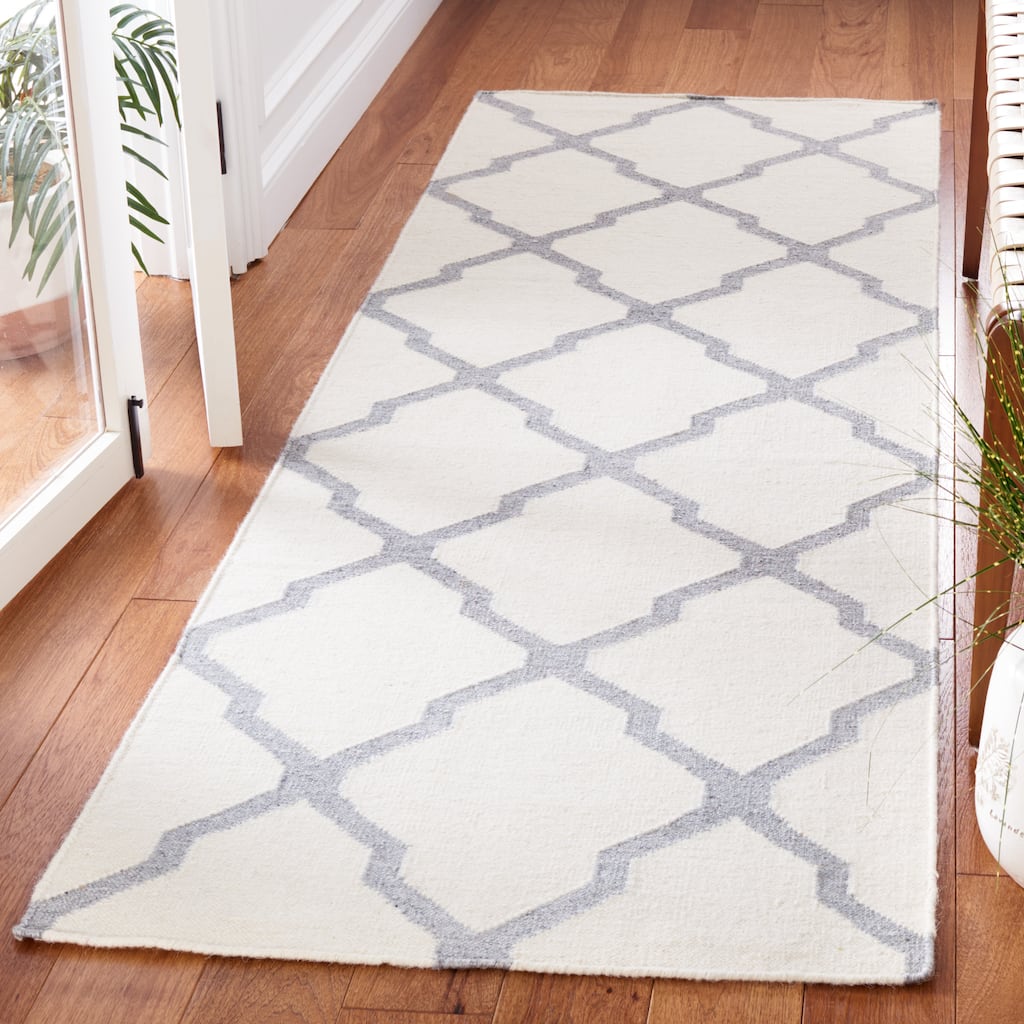 SAFAVIEH Handmade Flatweave Dhurries Cerys Modern Wool Rug
