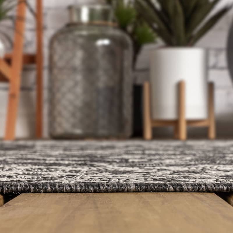 JONATHAN Y Palazzo Vine and Border Textured Weave Indoor/Outdoor Area Rug
