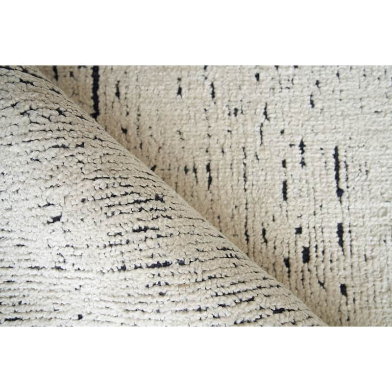EXQUISITE RUGS Montero Hand-loomed Wool/PET yarn yarn Ivory/Navy Area Rug.