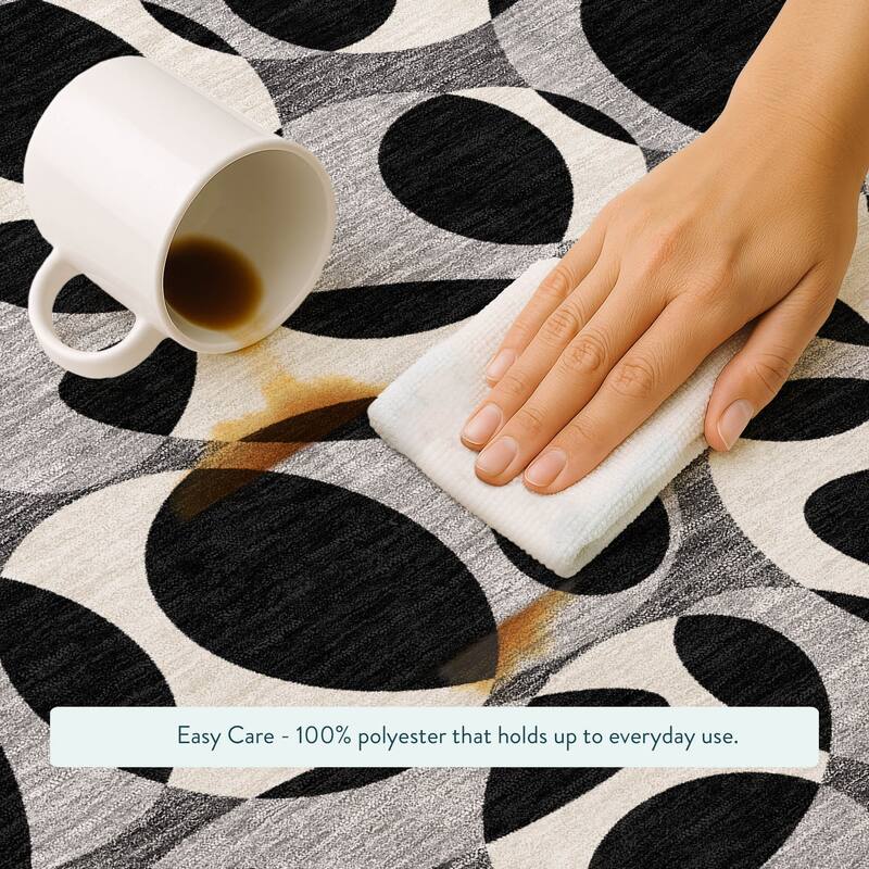 Machine Washable Indoor/ Outdoor Contemporary Saline Chantille Rug