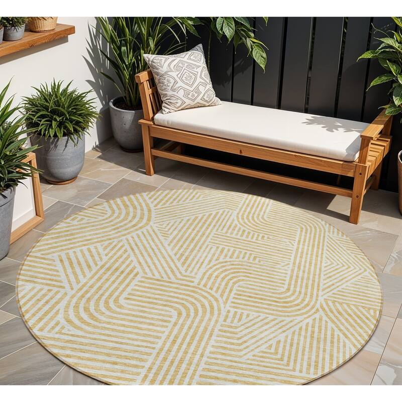 HomeRoots Abstract Transitional Rectangle Outdoor Rug - 8' Round