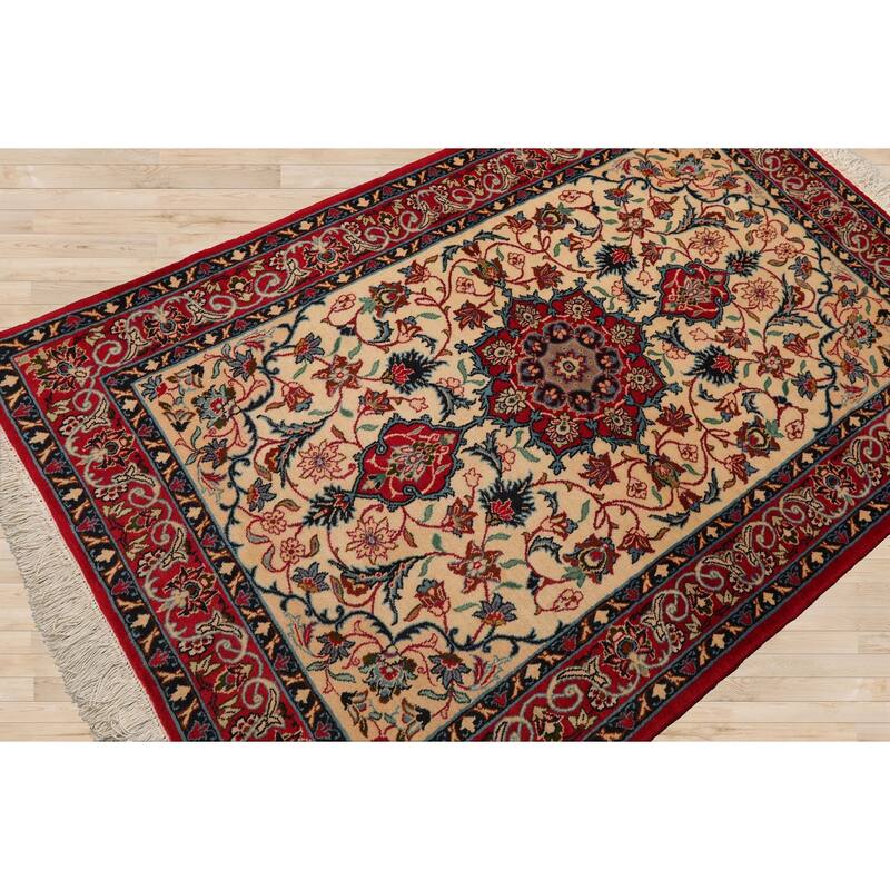 3'5''x5'4" Beige Espahan Hand Knotted Wool Rug Classic Medallion Pattern - 3' 5'' x 5' 4''