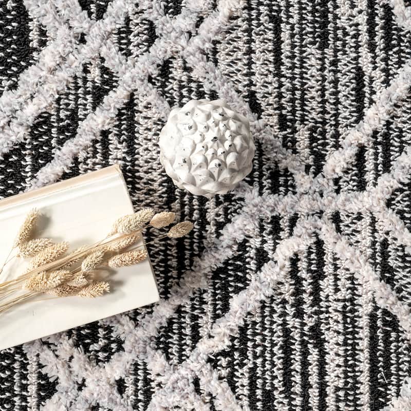 Nuloom Ansley Moroccan Lattice Tassel Area Rug